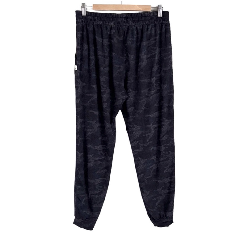 Vuori Women’s Performance Grey Black Camo Joggers Lounge Atheltic Soft Medium